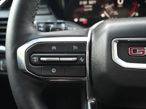 Used 2025 GMC Acadia Elevation FWD image 17