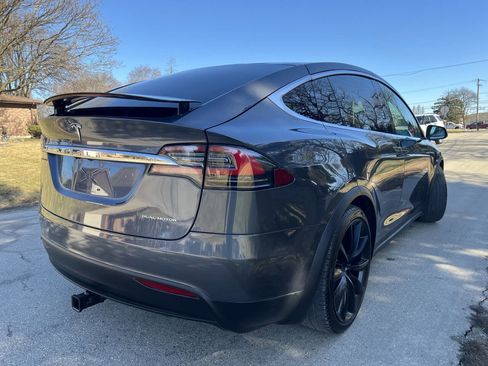 Used 2019 Tesla Model X 75D image 6