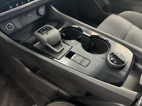 Used 2023 Nissan Rogue SV image 26