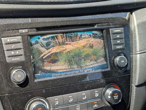 Used 2018 Nissan Rogue S AWD/4WD image 24