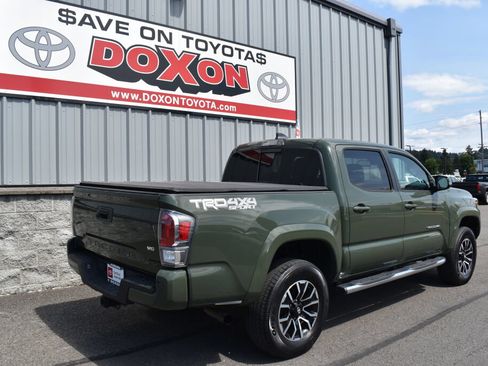 Certified 2021 Toyota Tacoma TRD Sport w/ TRD Premium Sport Package AWD/4WD image 5