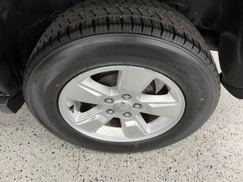 Used 2015 Jeep Compass Sport w/ Power Value Group FWD image 30