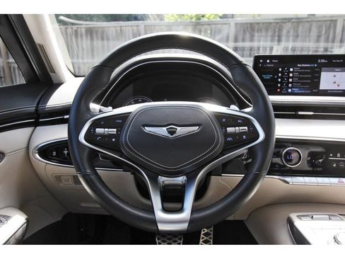 Used 2022 Genesis GV70 3.5T Sport w/ Sport Advanced Package AWD/4WD image 16