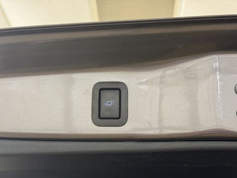 Used 2019 Toyota Highlander Limited Platinum image 26