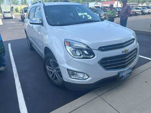 Used 2016 Chevrolet Equinox LTZ w/ Enhanced Convenience Package FWD image 2