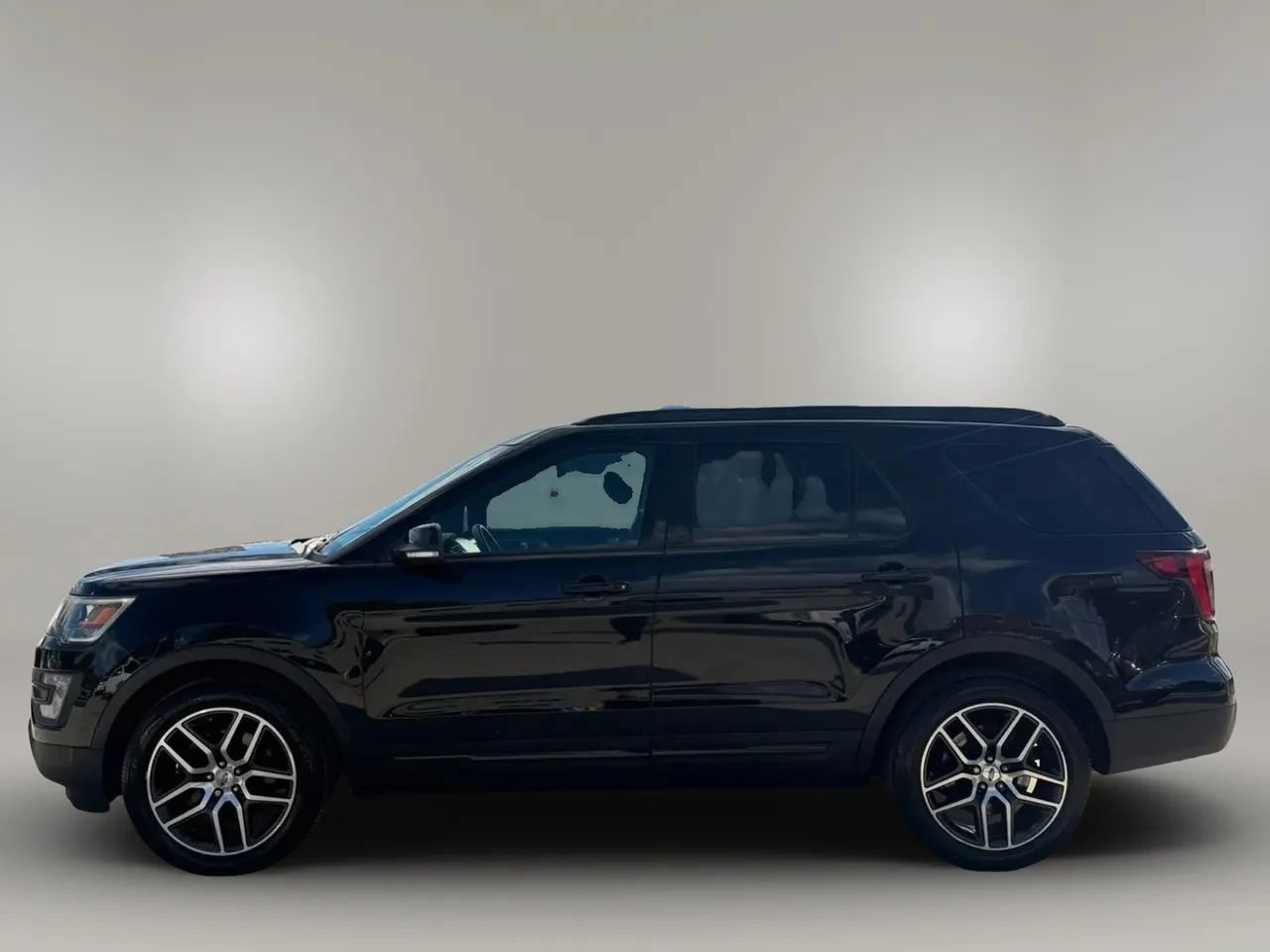 Used 2017 Ford Explorer Sport w/ Equipment Group 401A AWD/4WD image 3