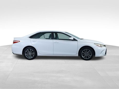 Used 2016 Toyota Camry SE image 12