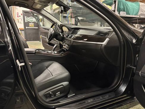 Used 2014 BMW 535d xDrive image 32