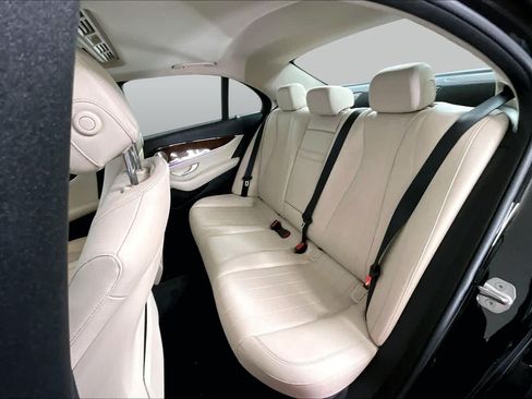 Certified 2018 Mercedes-Benz E 300 4MATIC image 21