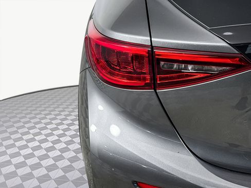 Used 2019 INFINITI QX30 image 36