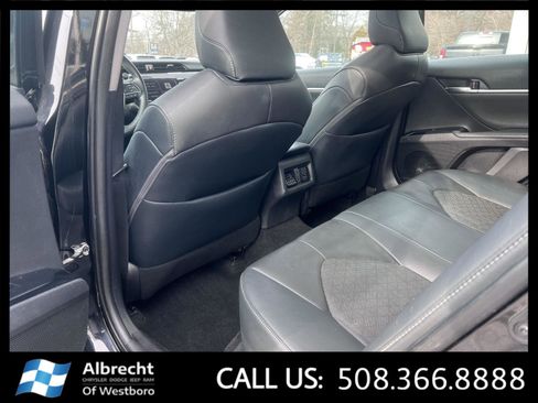 Used 2019 Toyota Camry XSE image 12