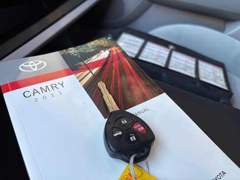 Used 2011 Toyota Camry LE w/ LE Extra-Value Pkg image 23