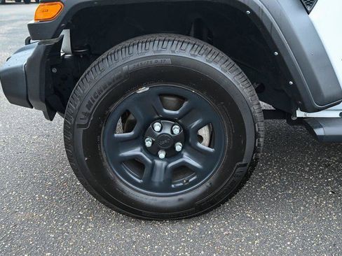 Used 2022 Jeep Wrangler Sport AWD/4WD image 12