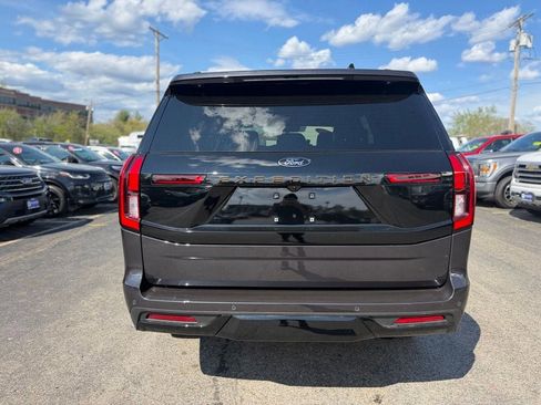 Used 2025 Ford Expedition Tremor AWD/4WD image 10