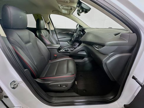 Used 2022 Buick Envision Essence w/ Technology Package I FWD image 31