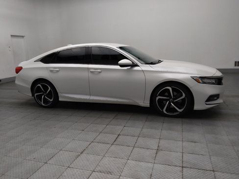 Used 2018 Honda Accord Sport image 11