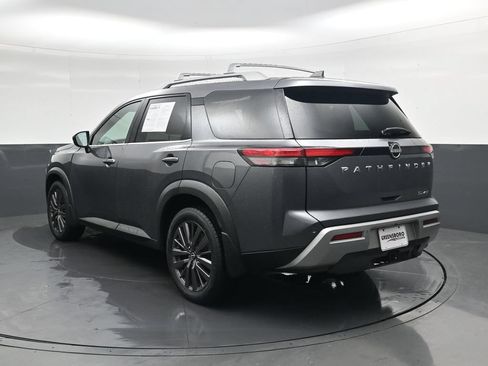 Used 2022 Nissan Pathfinder SL w/ SL Premium Package AWD/4WD image 8