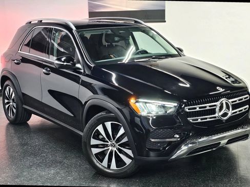 Used 2026 Mercedes-Benz GLE 450e 4MATIC image 2