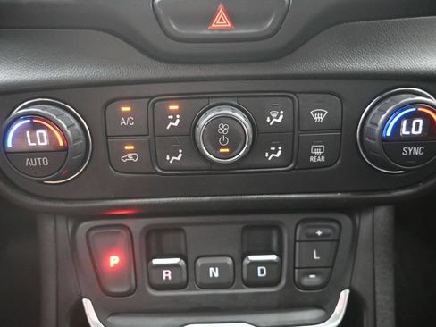 Used 2020 GMC Terrain SLT w/ Preferred Package AWD/4WD image 20