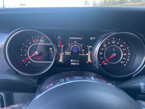 Used 2022 Jeep Wrangler Unlimited Rubicon w/ Trailer Tow Package image 15