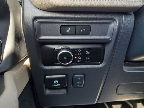 Used 2023 Ford Expedition Limited AWD/4WD image 31