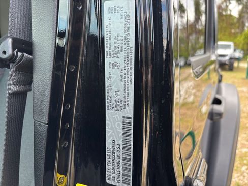 Used 2025 Jeep Wrangler Rubicon image 28