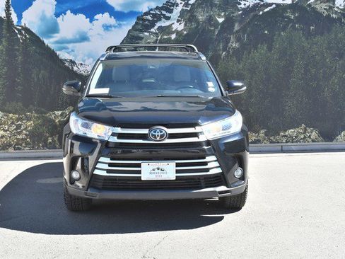 Used 2019 Toyota Highlander XLE w/ Carpet Mat Package (TMS) image 5