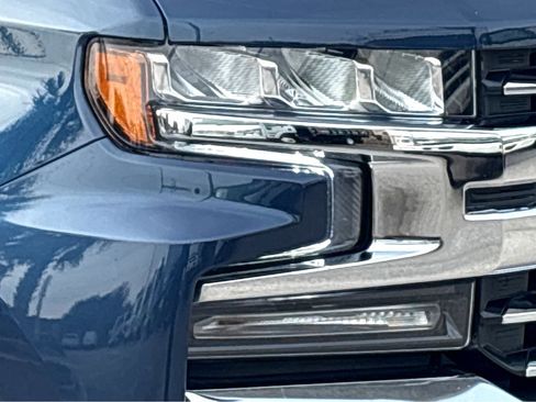 Used 2022 Chevrolet Silverado 1500 LT w/ Z71 Off-Road Package image 19