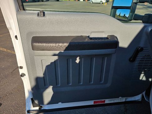 Used 2012 Ford F450 XL w/ High Capacity Trailer Tow Pkg image 29