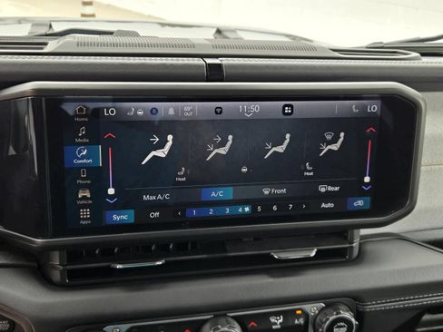 Used 2025 Jeep Wrangler Unlimited Sahara AWD/4WD image 12