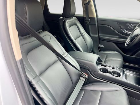 Used 2025 Lincoln Corsair Reserve FWD image 27
