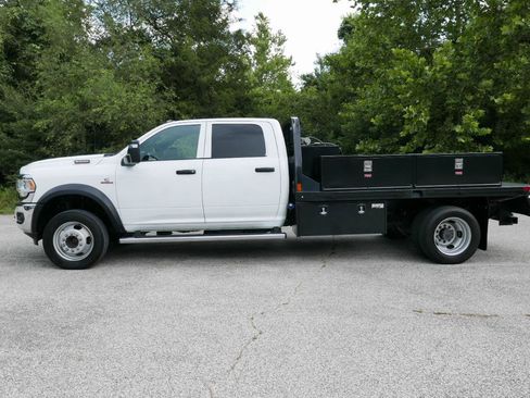 Used 2024 RAM 5500 Tradesman w/ Chrome Appearance Group AWD/4WD image 2