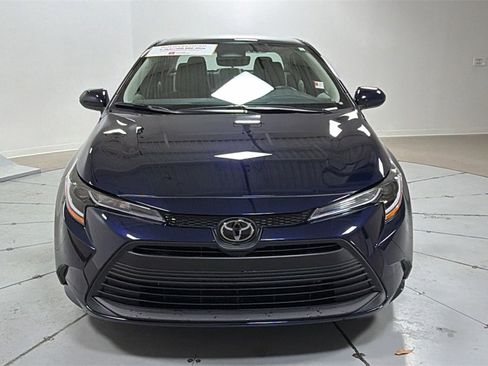 Certified 2025 Toyota Corolla LE image 2