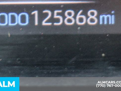 Used 2021 Toyota RAV4 LE image 56