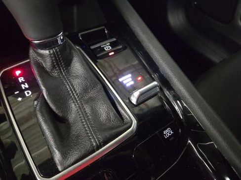 Used 2023 Jeep Compass Limited image 19