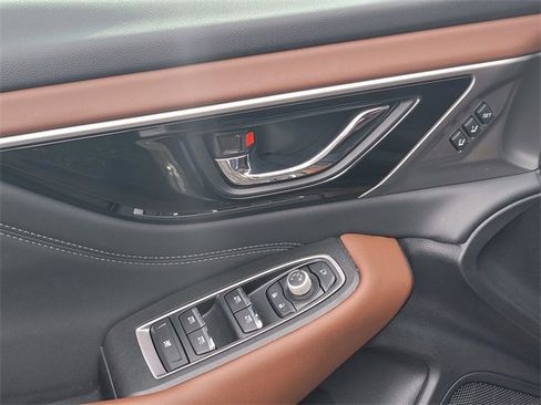 Used 2022 Subaru Outback Touring image 11