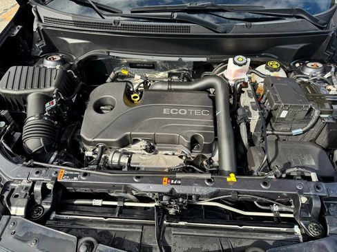 Used 2022 Chevrolet Equinox RS w/ RS Leather Package image 11