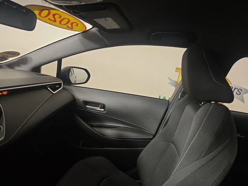 Used 2020 Toyota Corolla SE image 23