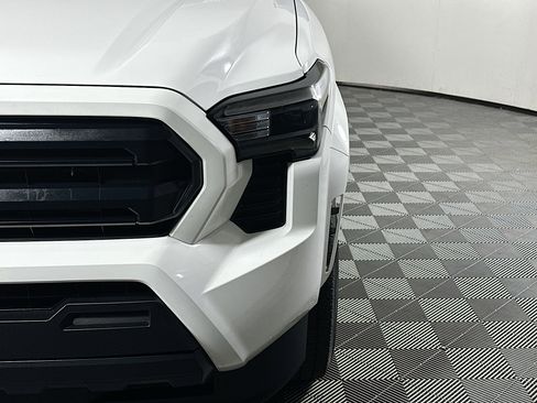 Used 2024 Toyota Tacoma SR image 9