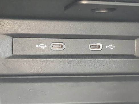 Used 2024 Volkswagen Tiguan SE image 26