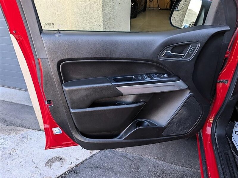 Used 2019 Chevrolet Colorado LT AWD/4WD image 19
