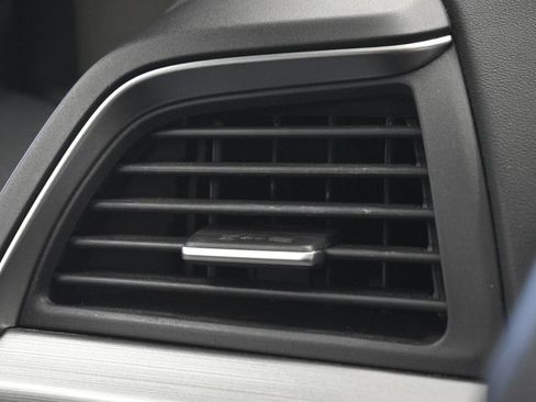 Used 2019 Honda Odyssey EX-L image 51