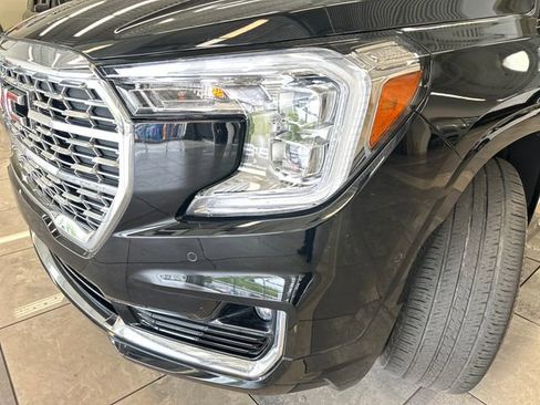 Used 2024 GMC Terrain Denali w/ Denali Premium Package AWD/4WD image 18