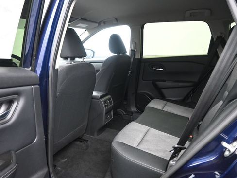 Used 2025 Nissan Rogue SV AWD/4WD image 27