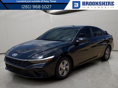 Used 2025 Hyundai Elantra SE