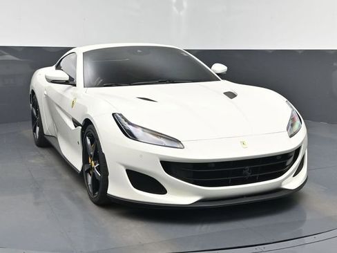 Used 2020 Ferrari Portofino RWD image 21