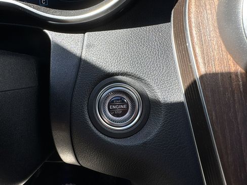 Used 2020 Mercedes-Benz C 300 4MATIC Sedan image 24