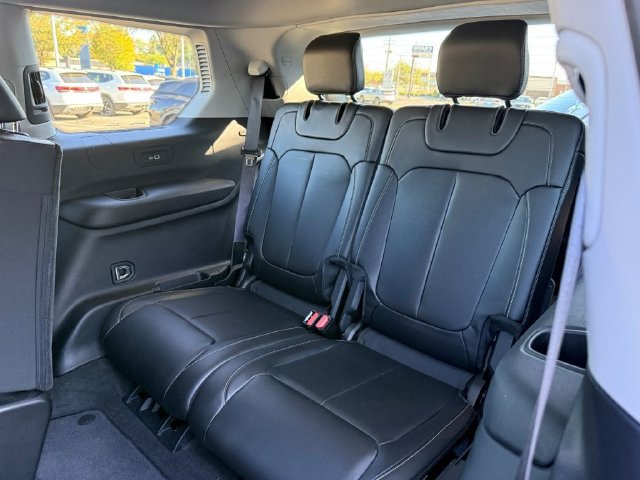 Used 2021 Jeep Grand Cherokee L Limited w/ Trailer Tow Group (B) AWD/4WD image 19