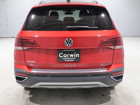 Used 2022 Volkswagen Taos SE AWD/4WD image 3