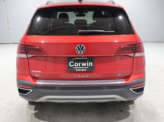 Used 2022 Volkswagen Taos SE AWD/4WD video 3